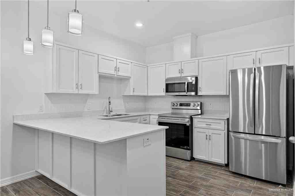 220 W VFW Avenue #12 - Photo 5 of 16