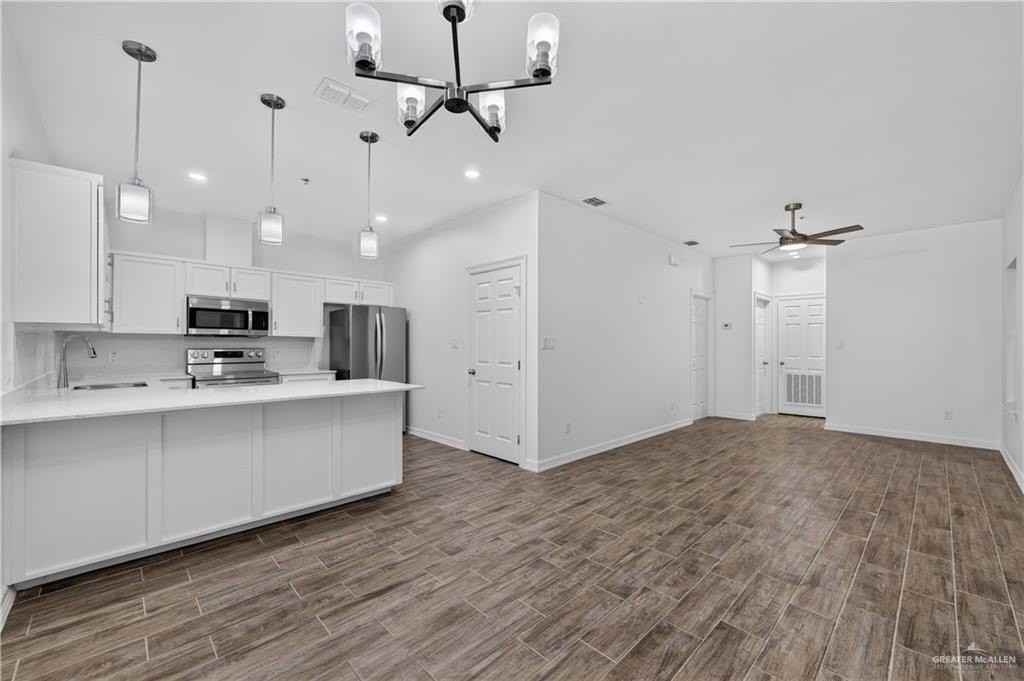 220 W VFW Avenue #12 - Photo 6 of 16