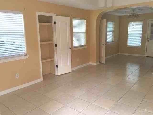 4006 Park Place Ave - Photo 7 of 12