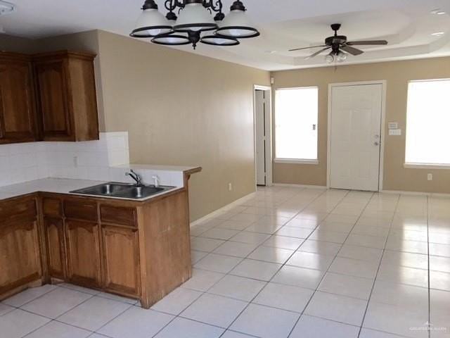 927 French Ave - Photo 4 of 15
