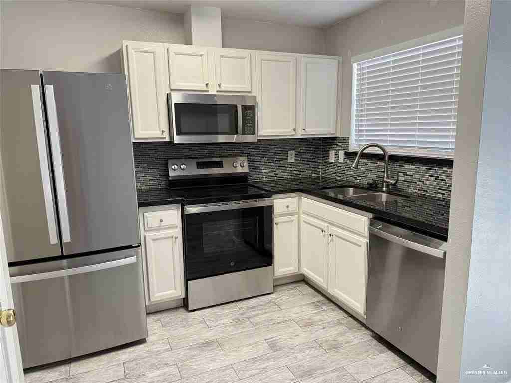 4007 Santa Fabiola St - Photo 4 of 16