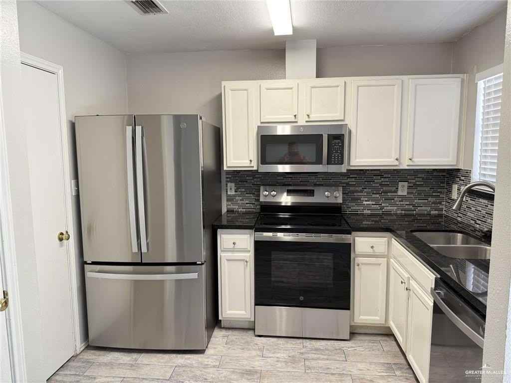 4007 Santa Fabiola St - Photo 5 of 16