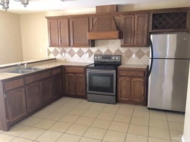 1602 Omni - Photo 4 of 13