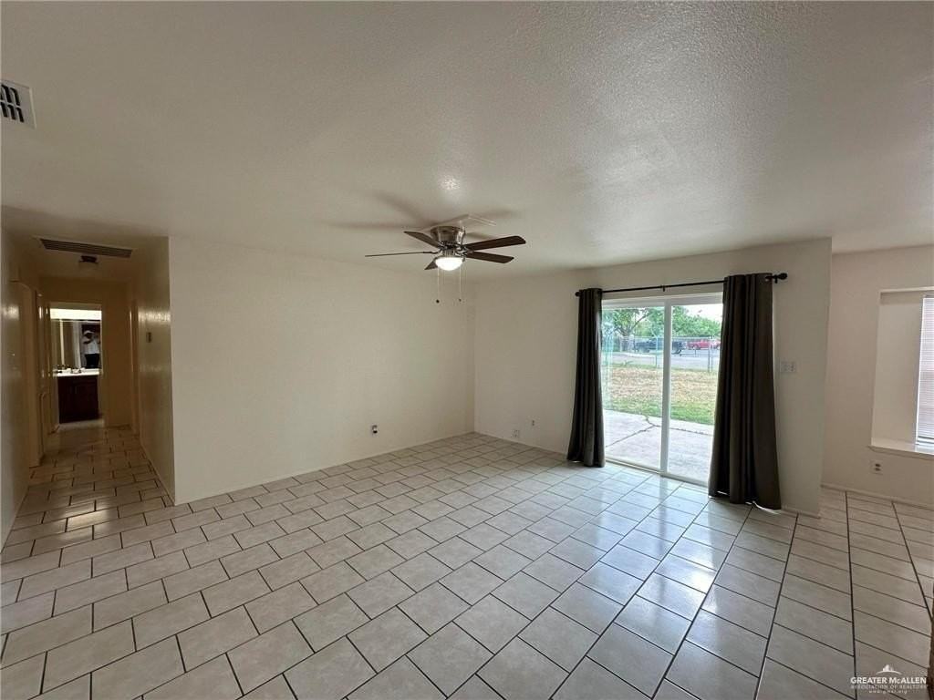 2916 N Cynthia St - Photo 2 of 15