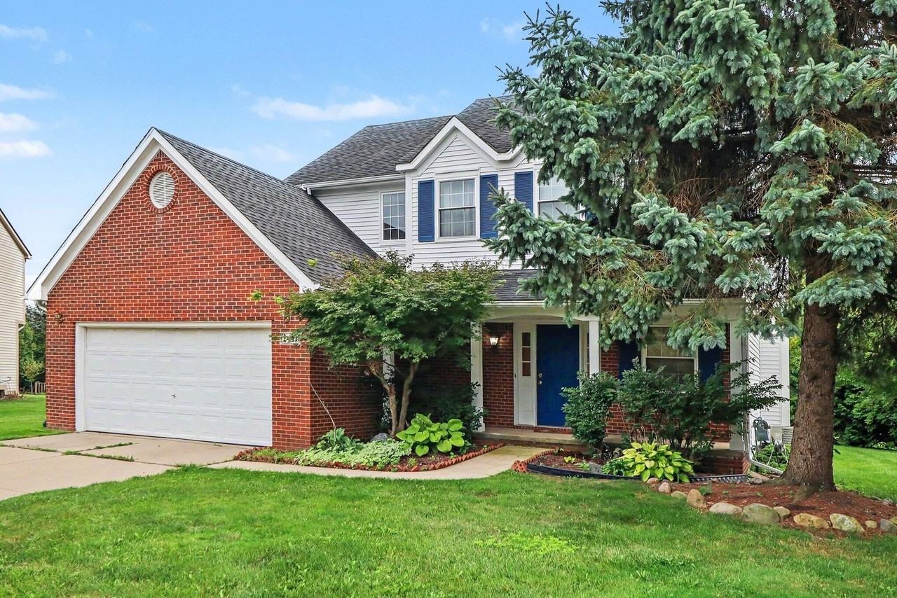 2457 Cliffside Ct - Photo 2 of 23