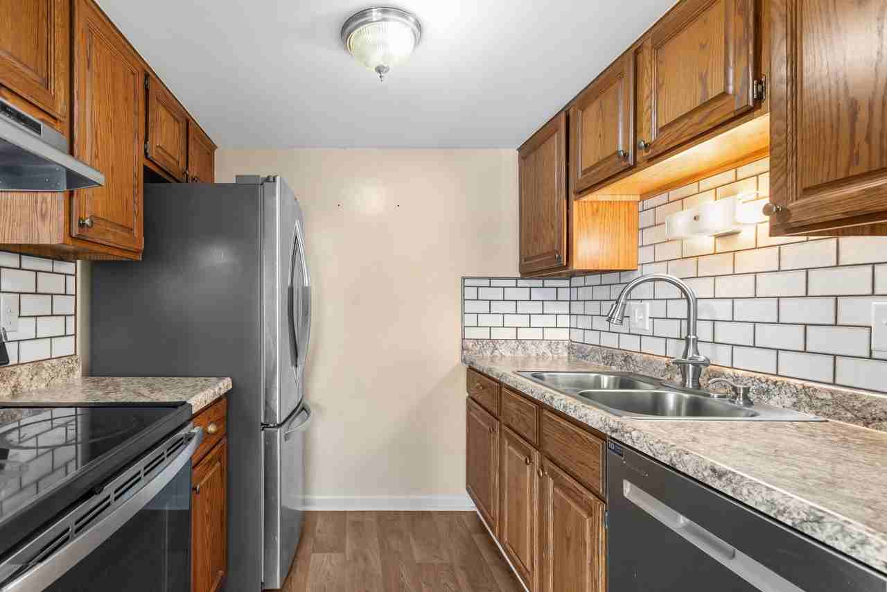 25352 Potomac Dr #7 - Photo 7 of 39