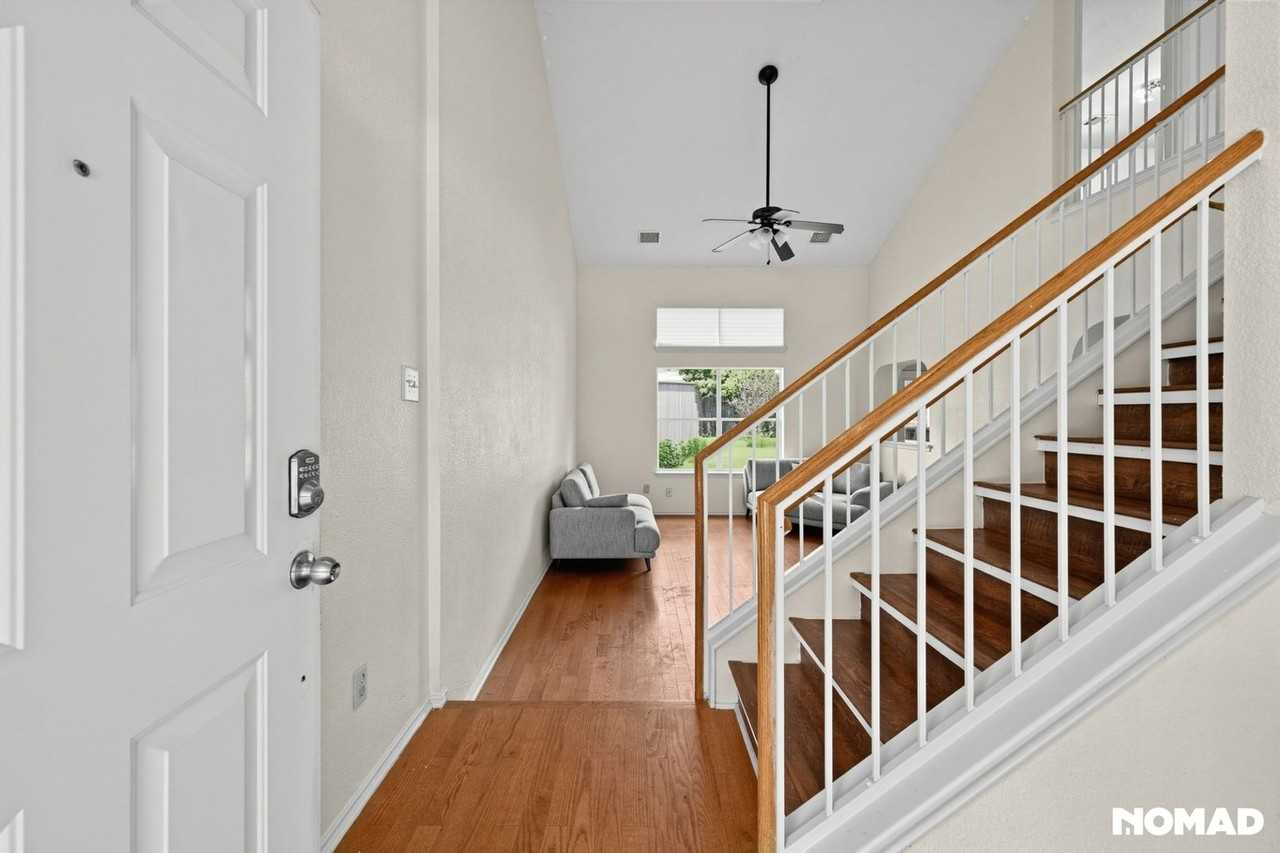 1712 Lady Grey Ave - Photo 5 of 37