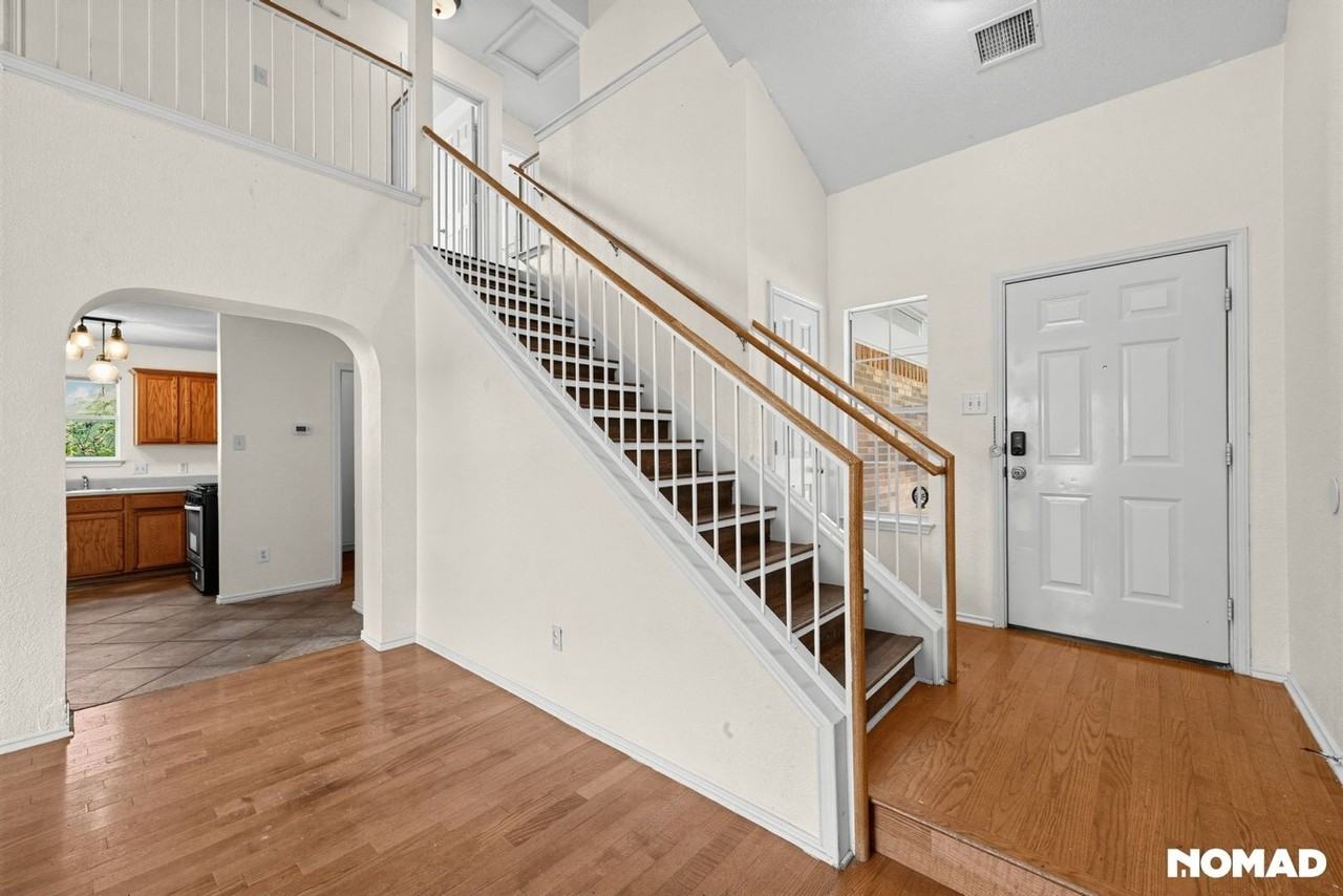 1712 Lady Grey Ave - Photo 7 of 37