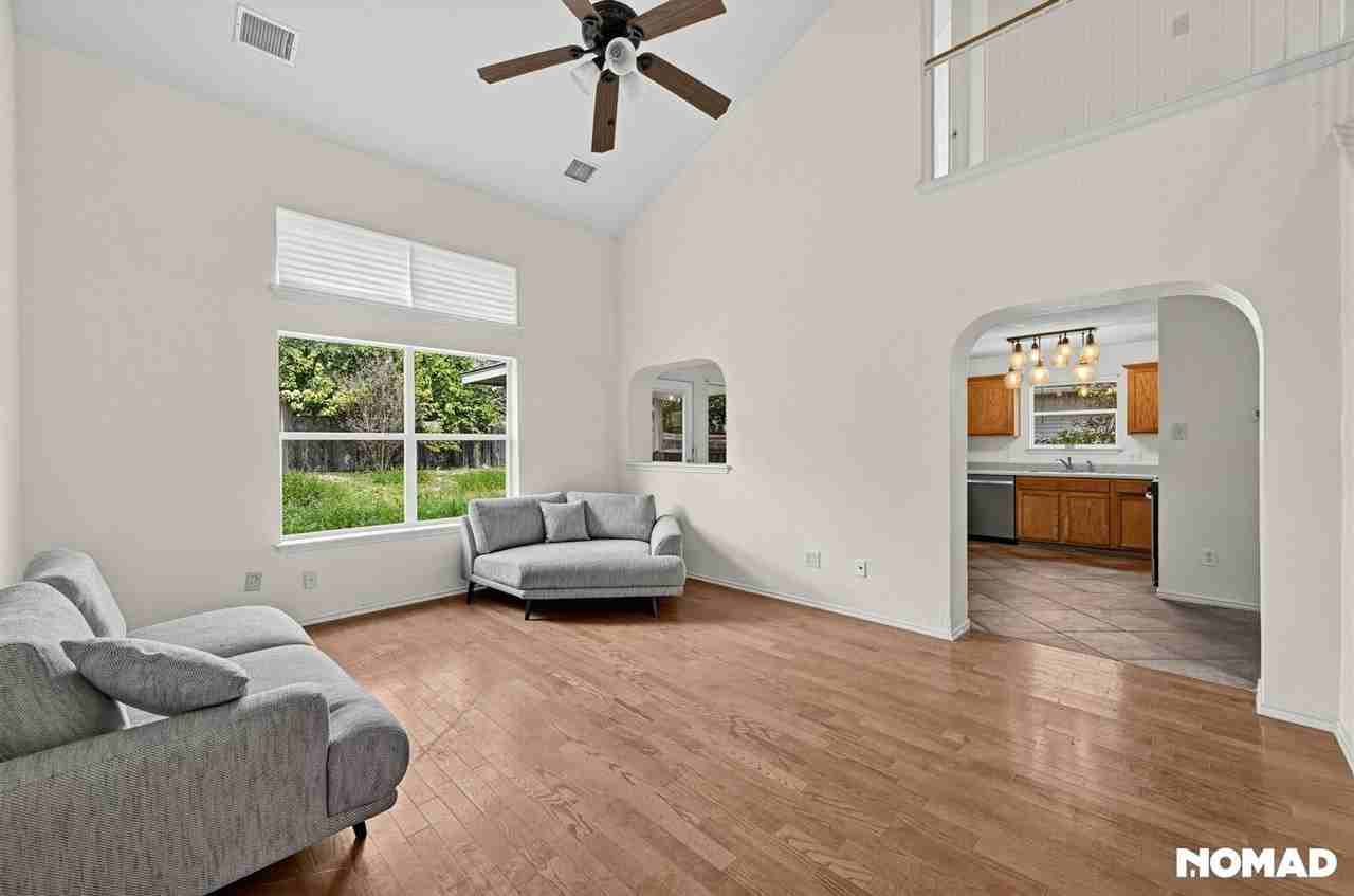 1712 Lady Grey Ave - Photo 2 of 37