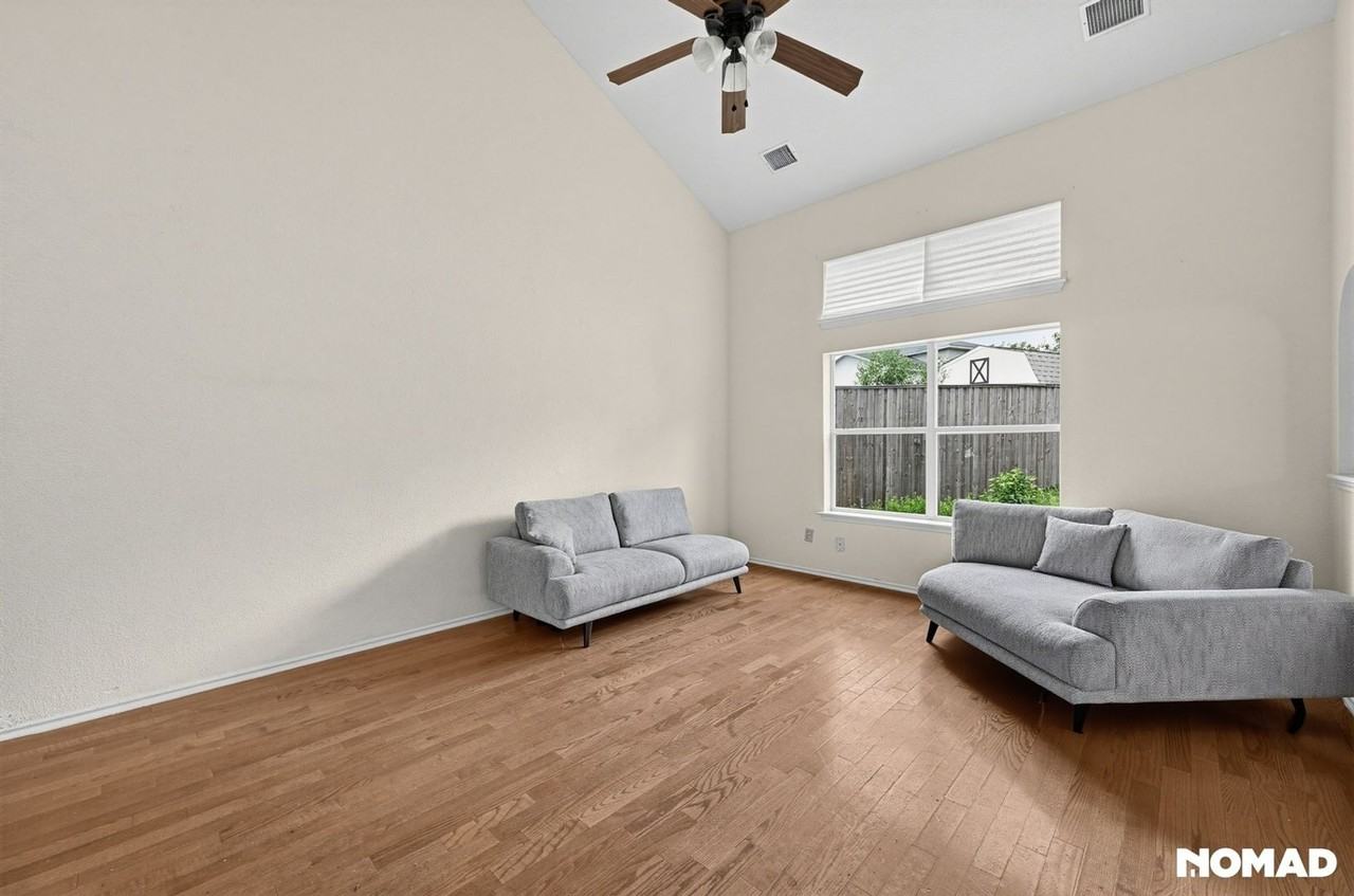1712 Lady Grey Ave - Photo 3 of 37
