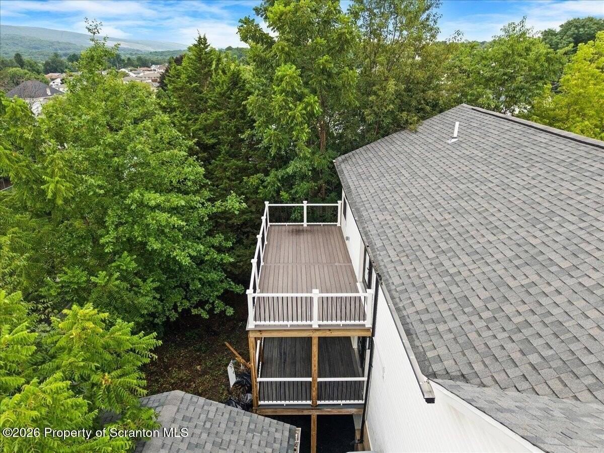 523 Meyers St - Photo 4 of 50