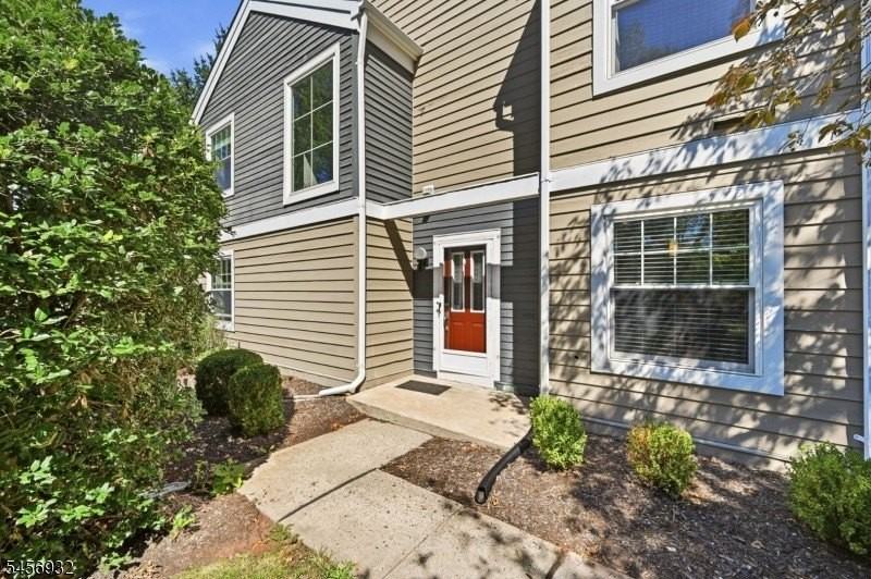 81 Village Cir - Photo 2 of 49