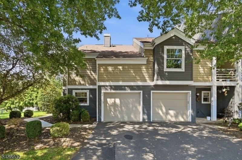 81 Village Cir - Photo 3 of 49