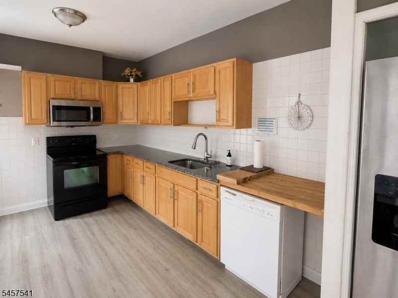 206 Bathgate Ave #1 - Photo 6 of 15