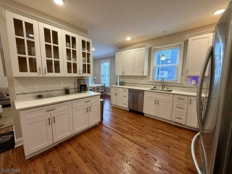 119 Claremont Ave #1 - Photo 4 of 13