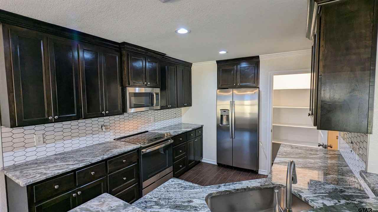 11086 County Road 167 - Photo 2 of 17