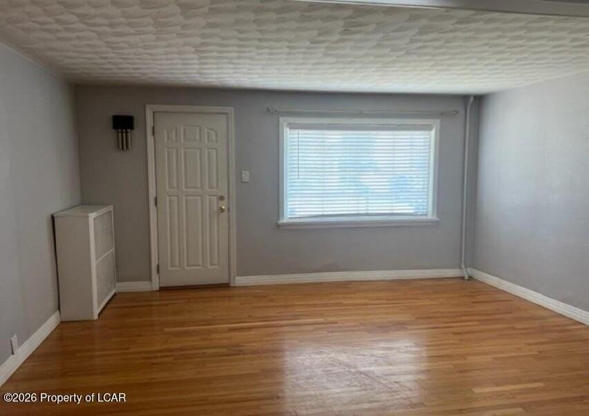 64 Skidmore St - Photo 7 of 20