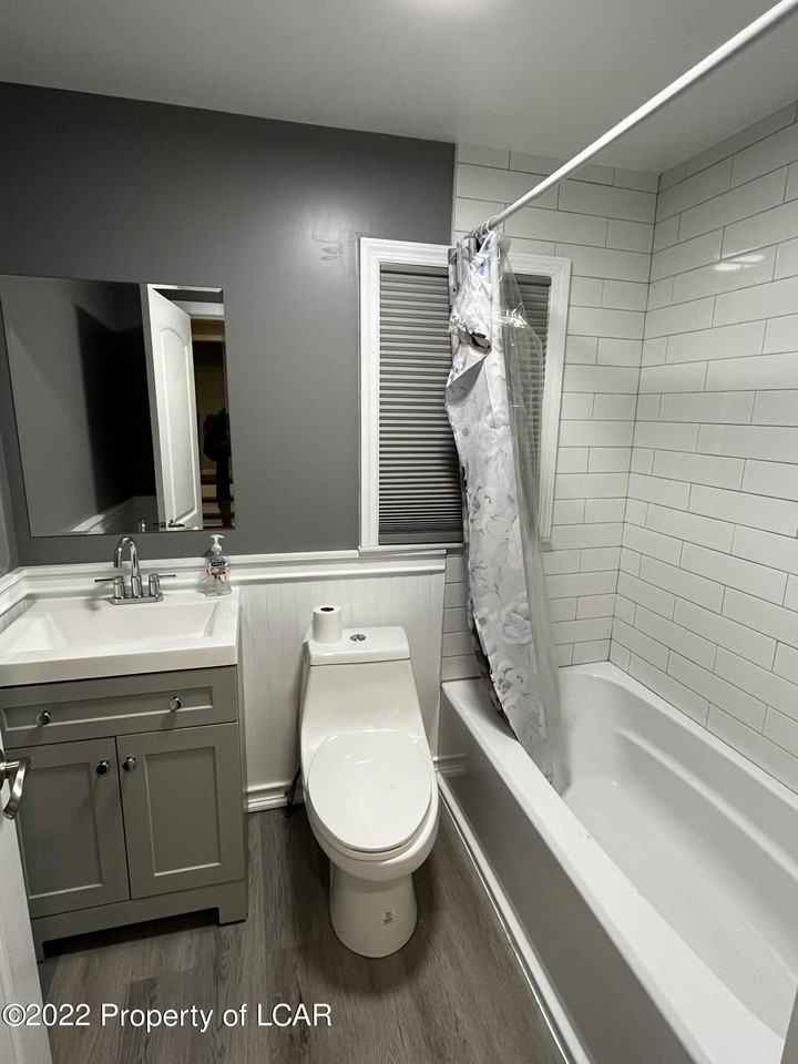 95 Powell St - Photo 7 of 11