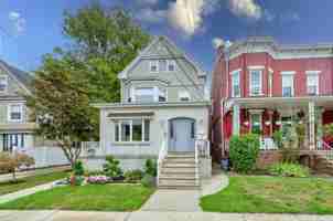 featured image of 772 Avenue C #3