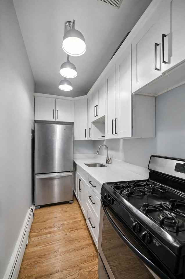 168 Coles St #3D - Photo 4 of 10