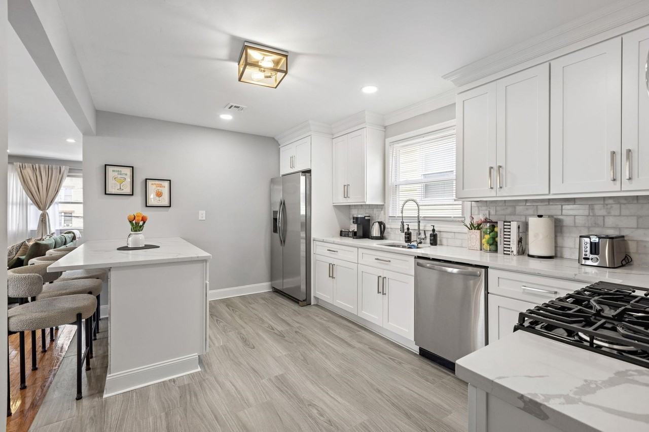 728 Kennedy Blvd #3 - Photo 5 of 50