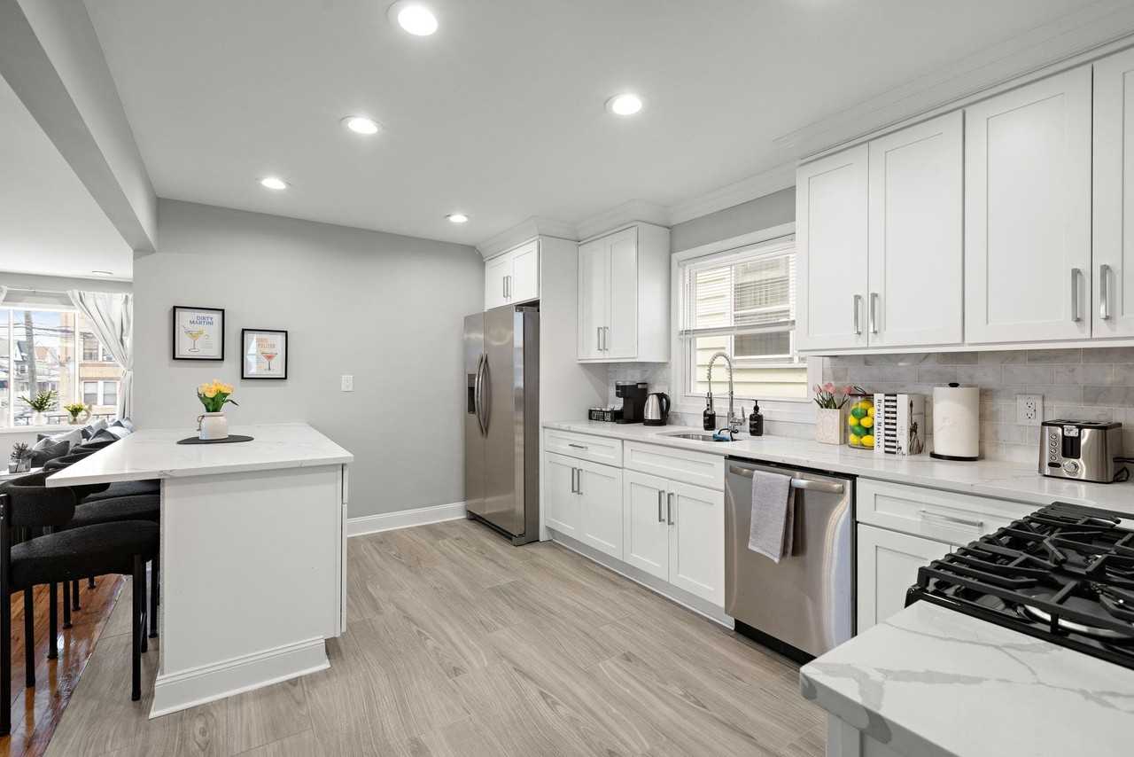 728 Kennedy Blvd #3 - Photo 6 of 50