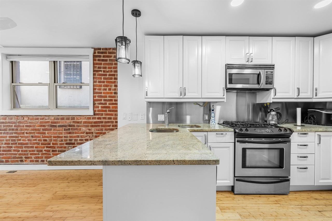 324 Baldwin Ave #1B - Photo 3 of 26