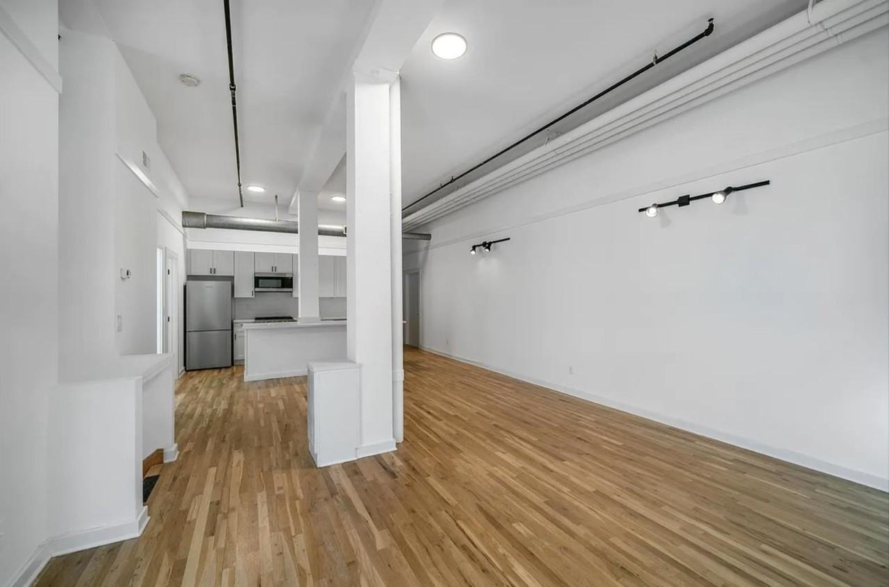 1015 Clinton St #202 - Photo 3 of 20