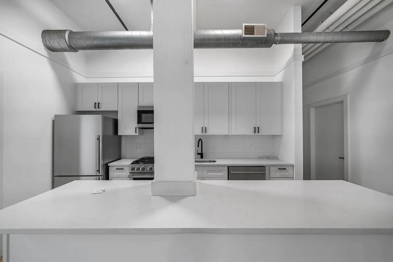 1015 Clinton St #202 - Photo 6 of 20