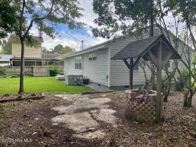 502 8th St - Photo 3 of 26