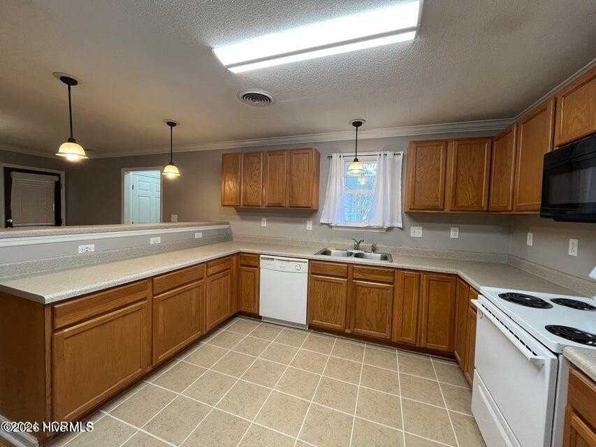 306 Cole Dr - Photo 7 of 20