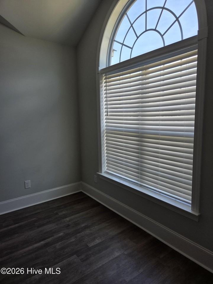 3240 Gordon Dr #A - Photo 4 of 25