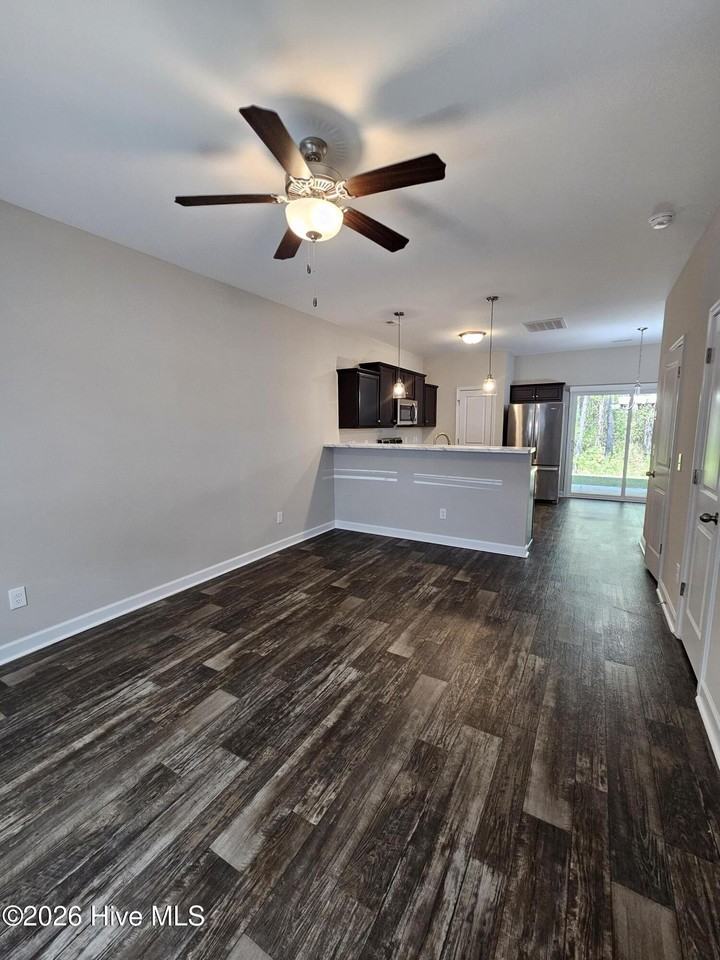 12 Jaydn Drive W - Photo 2 of 13