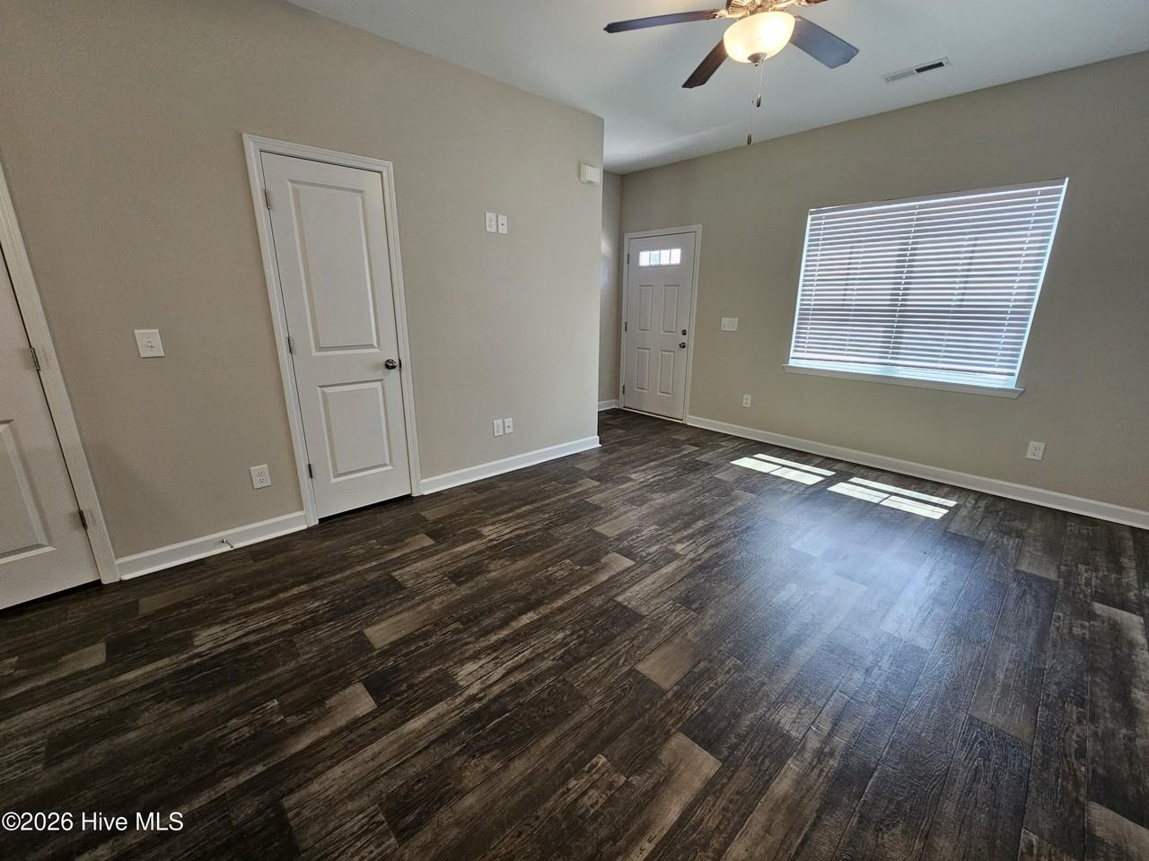 12 Jaydn Drive W - Photo 3 of 13