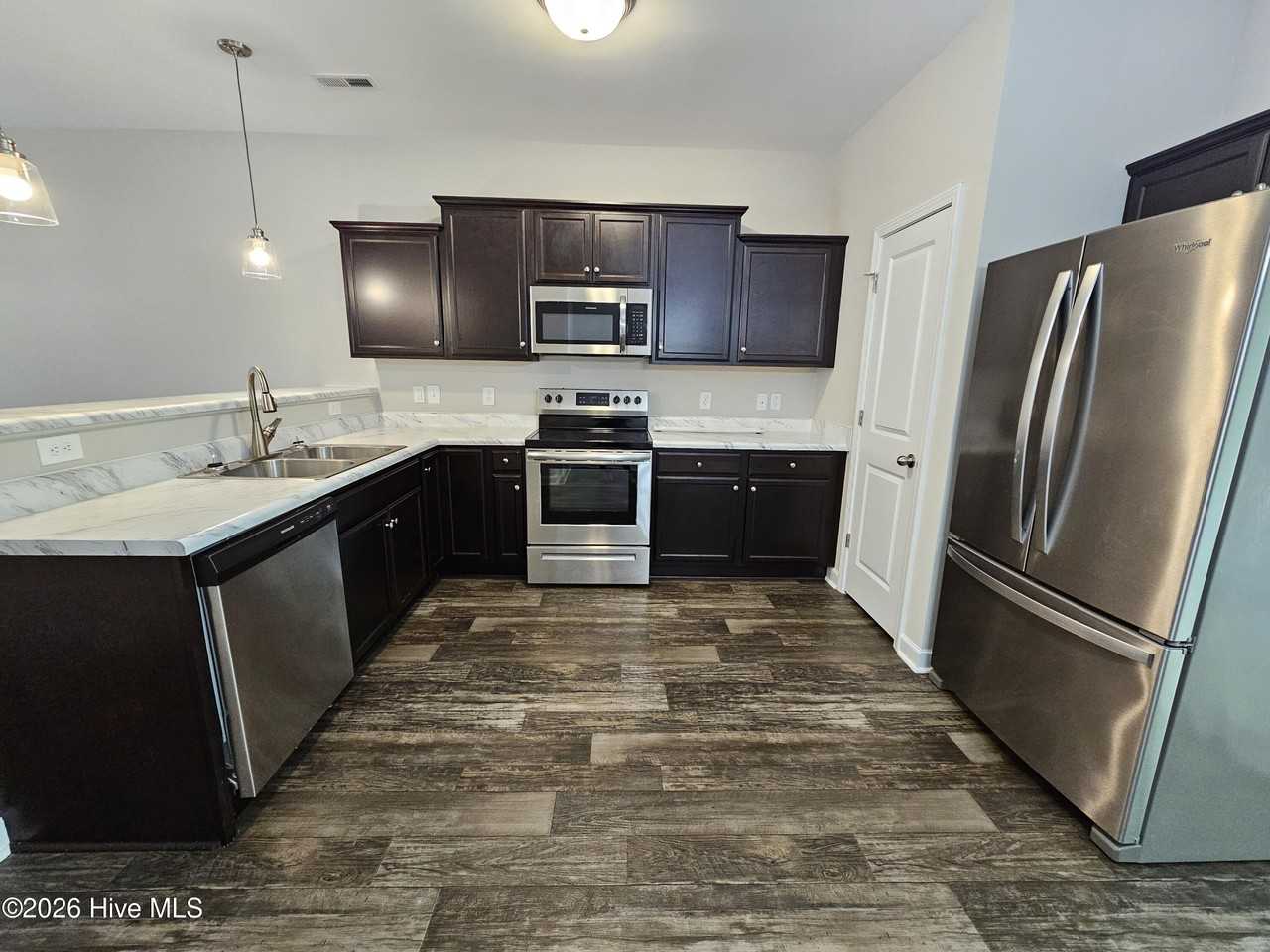 12 Jaydn Drive W - Photo 4 of 13