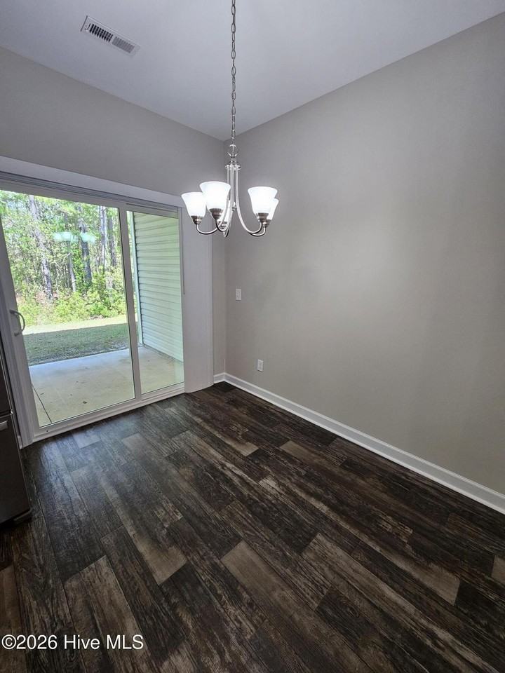 12 Jaydn Drive W - Photo 5 of 13