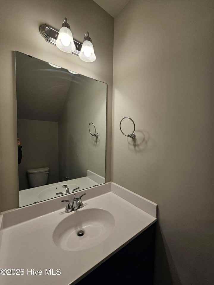 12 Jaydn Drive W - Photo 7 of 13