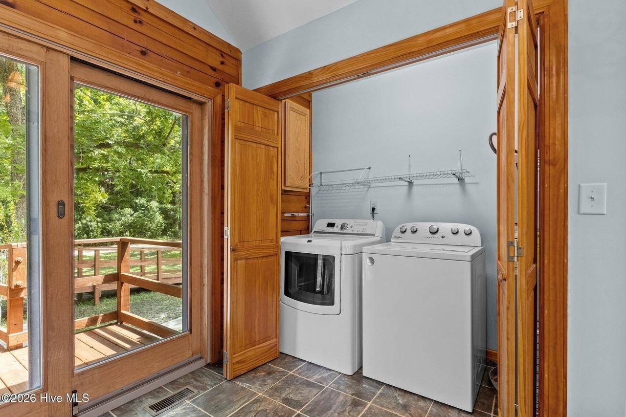 126 George Jones Rd - Photo 4 of 31