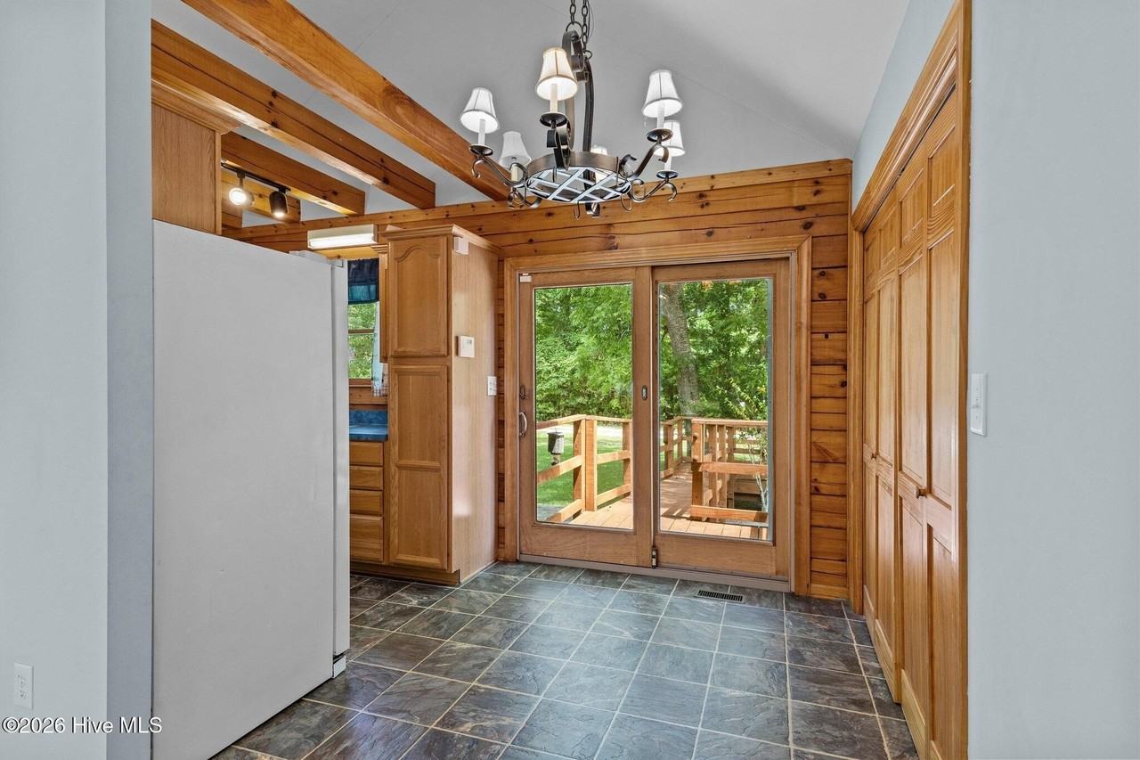 126 George Jones Rd - Photo 6 of 31
