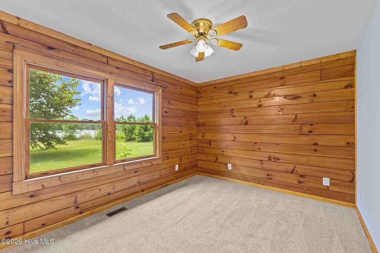 126 George Jones Rd - Photo 7 of 31