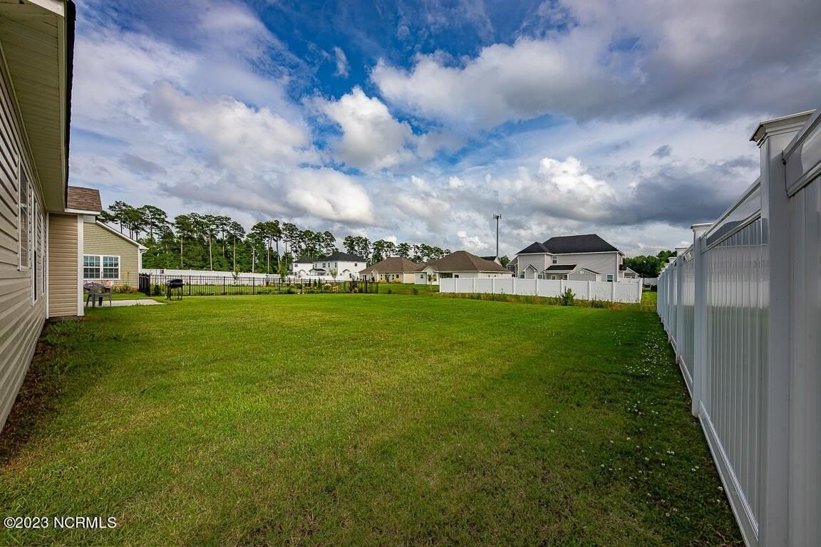 2807 Bettye Gresham Ln - Photo 3 of 18