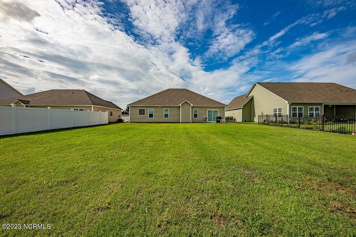 2807 Bettye Gresham Ln - Photo 4 of 18