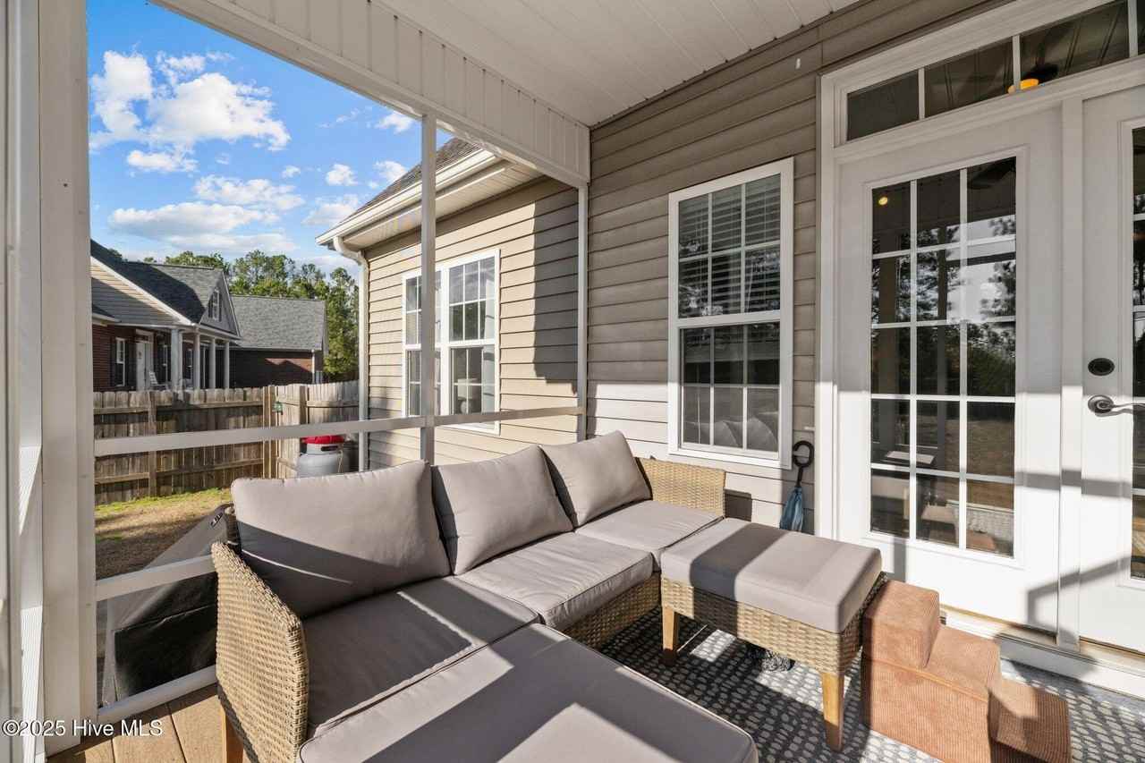 149 Hilda Dr - Photo 3 of 42