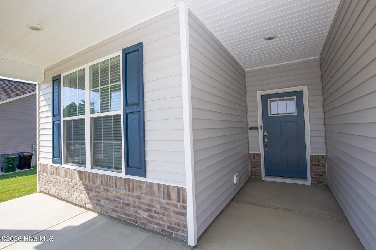 512 Ragapple Ln - Photo 3 of 50