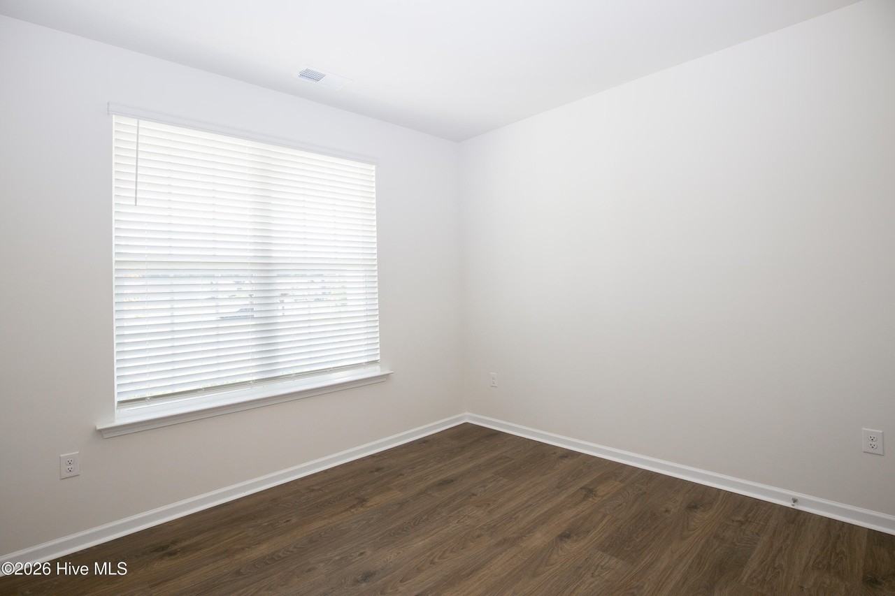 512 Ragapple Ln - Photo 7 of 50