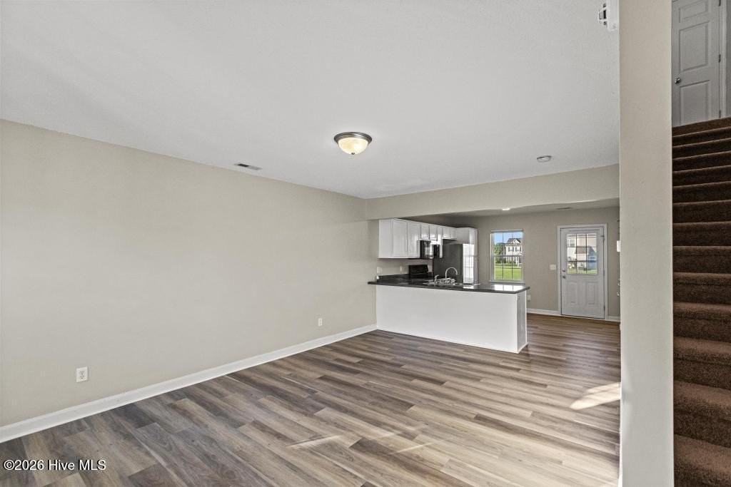 307 Burley Dr #8 - Photo 4 of 21