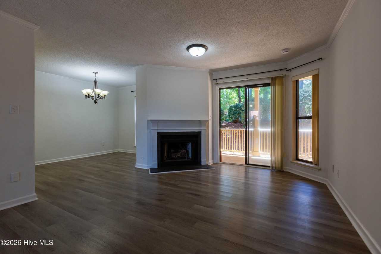 1101 Colony Place Dr - Photo 4 of 39