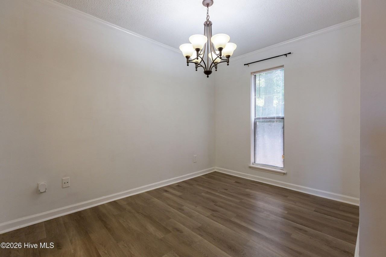 1101 Colony Place Dr - Photo 5 of 39