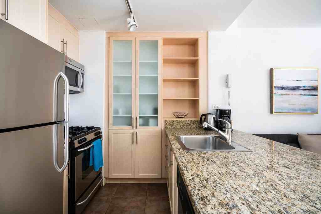 Hanover Square #21w - Photo 5 of 7