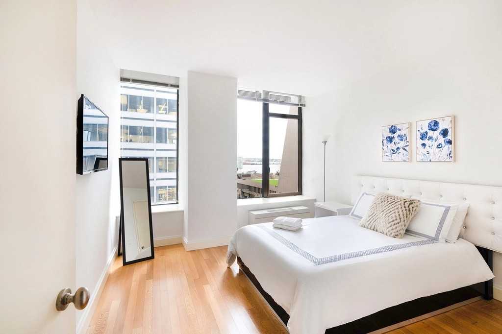 Hanover Square #21w - Photo 2 of 7